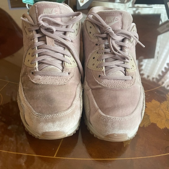 Nike Air Max 90 LX women’s  velvet sneakers running shoes Sz 39.0 USA Sz 8.0 - Picture 5 of 16